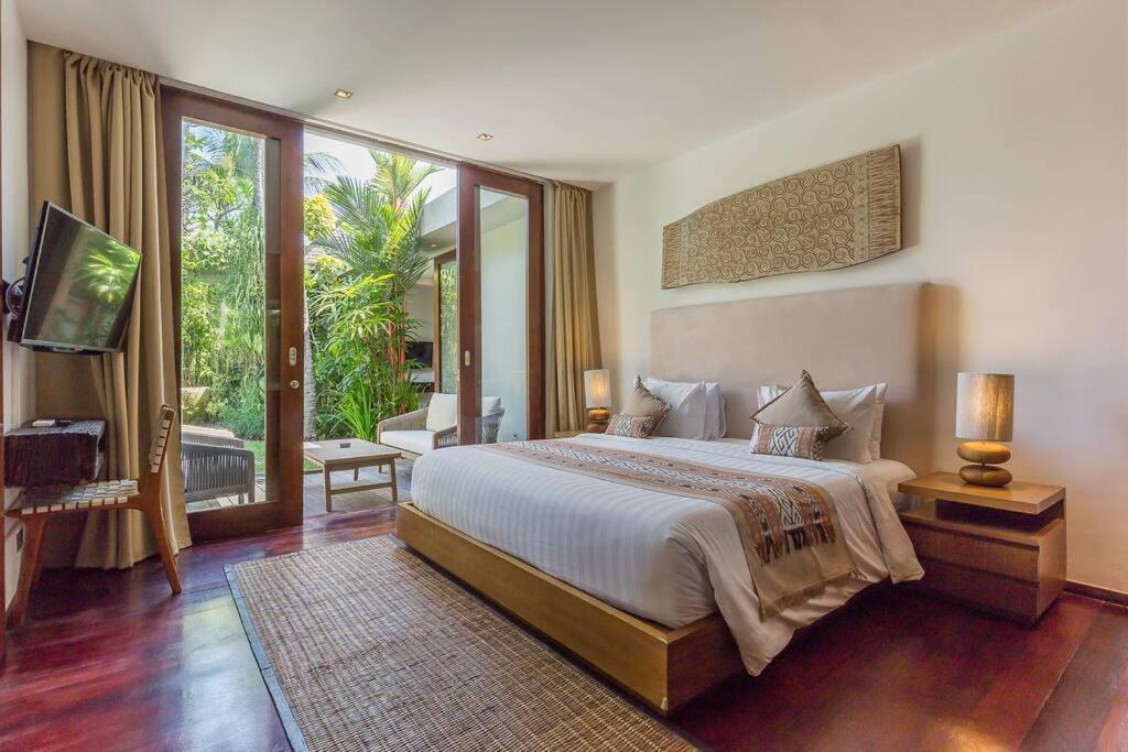 Eshara 21 Our Luxury 5br Escape And Huge Pool Oberoi Villa *