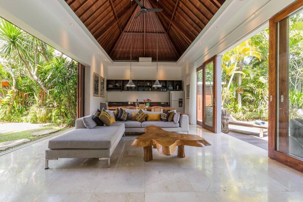 Eshara 21 Our Luxury 5br Escape And Huge Pool Oberoi Villa